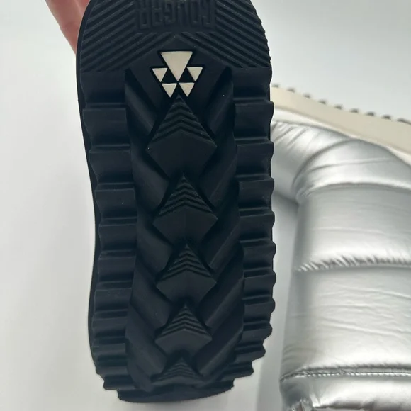 NWT Cougar Magneto Nylon Waterproof Winter Boot with PrimaLoft® Silver Sz 7 - Picture 7 of 13